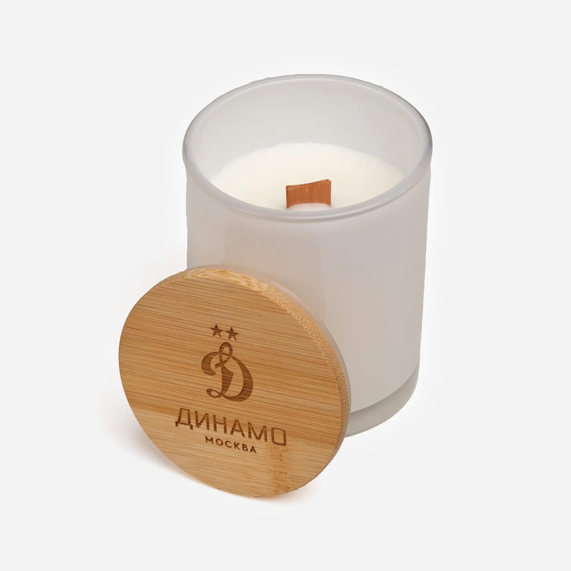 Scented candle ‘Orange and cinnamon.’